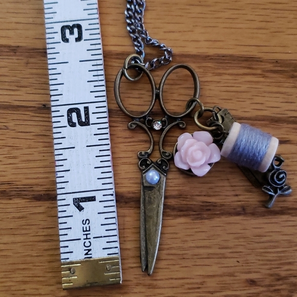 Unique seamstress themed scissor necklace - Picture 6 of 6